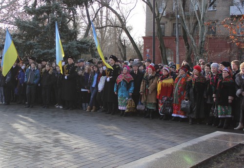 В Херсоне более 1.5 тыс. человек отметили День Соборности Украины