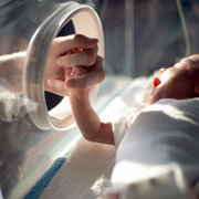 Госказначейство не дает Каховской мэрии приобрести инкубатор для новорожденных