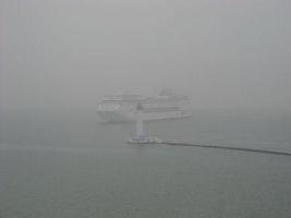 Из-за тумана закрыто судоходство на морских каналах возле Херсона