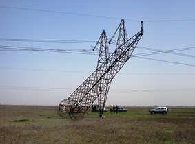 Прокуратура расследует причины падения опоры ЛЭП, которая обесточила весь Крым