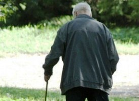 В Херсоне двое подонков отобрали у старика пенсию