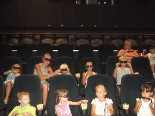 Херсонские сироты и дети из неблагополучных семей впервые в жизни увидели 3D кино