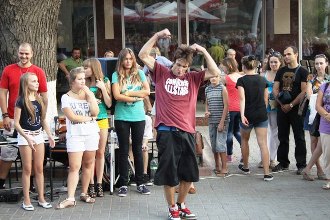 В День города херсонцам предлагают танцевать на улице