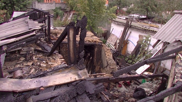 В Херсоне горел жилой дом