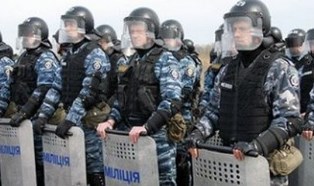 Бережная хочет помочь лекарствами бойцам внутренних войск МВД, которые отправились в Киев