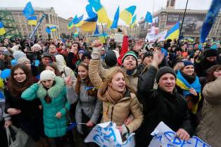 Евромайдан запретил Януковичу вступать в ТС
