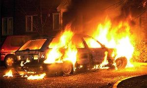 В Голопристанском районе ночью сгорел гараж и автомобиль