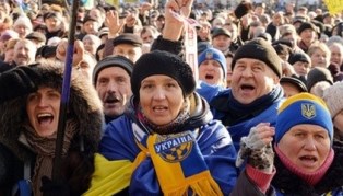 Применение силы к мирным акциям протеста не поддерживают по всей Украине - опрос