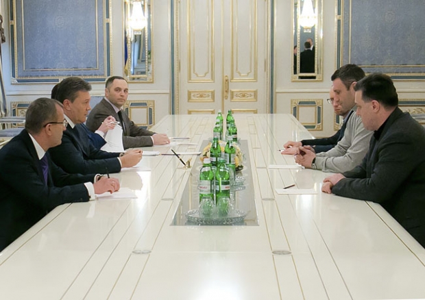 Янукович предожил Яценюку пост премьер-министра, а Кличко - вице-премьера