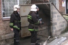 В Геническе горел подвал 24- квартирного дома