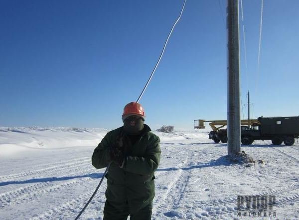 Бригада электриков из Житомира помогла восстановить электроснабжение на Херсонщине