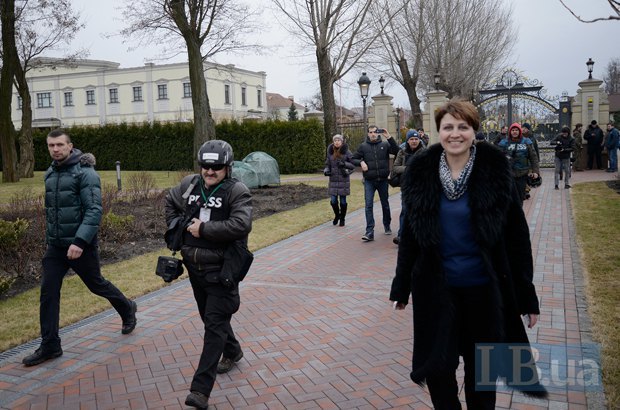 Журналистов пустили в резиденцию Януковича. Трансляция