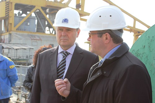 Губернатор пришел поговорить с трудовым коллективом Херсонского государственного завода «Паллада»