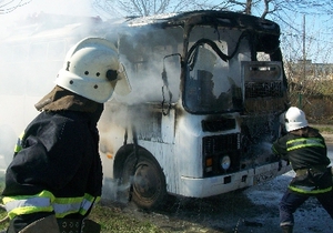 На трассе в сторону Николаева загорелся автобус ПАЗ