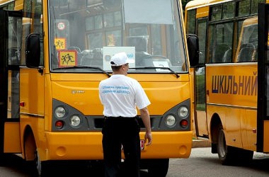 На Херсонщине простаивают школьные автобусы и "маршрутки"