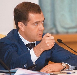 Медведев рассказал в Крыму, что воду отключили злые украинцы