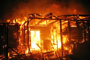 В Таврийске неизвестные спалили местное кафе