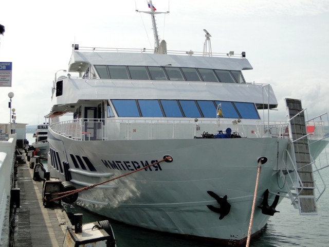 В оккупированном Крыму на прибрежные пассажирские маршруты вышло судно, построенное в Херсоне