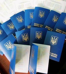 В Минюсте утверждают, что получить загранпаспорт можно за полчаса