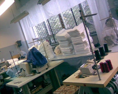 Работники швейной фабрики жалуются на невыносимый запах на предприятии