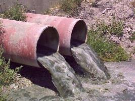 Городские власти в очередной раз обещают реконструировать канализацию в Октябрьском