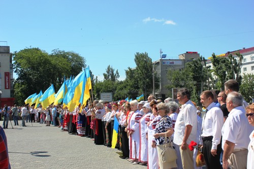 На Херсонщине празднуют 18-ю годовщину Конституции Украины