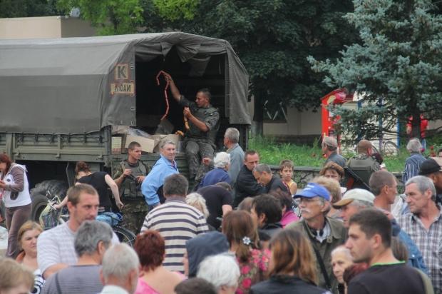 Террористы на Донбассе приходят кормиться к местным, потому что "их бросили"