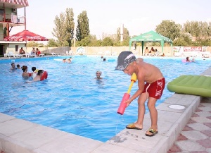 В Железном Порту в бассейне местного пансионата едва не утонула 7-летняя девочка из Николаева
