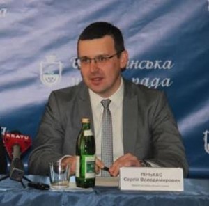 Первый вице-мэр Цюрупинска Сергей Пинькас перешел на работу в Укроборонпром