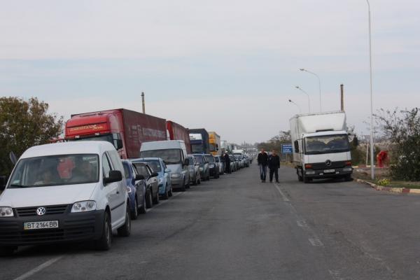 Крымским бюджетникам перекоыл возможность шоп-туров на материк