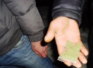 В киевском метрополитене задержали херсонца с патронами, гранатой и марихуаной
