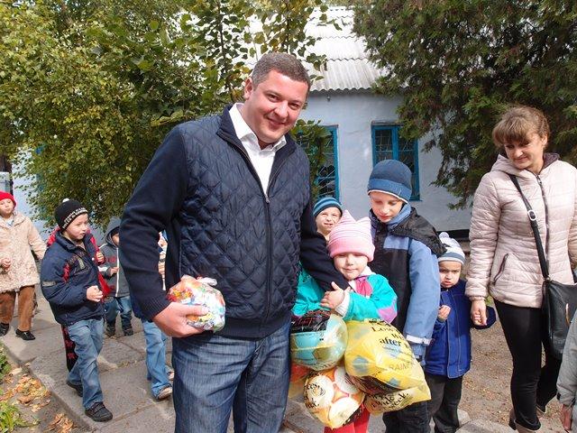 Егор Устинов: В моменты «кризиса» поезжайте в детские дома