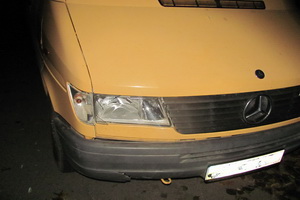 В Геническе под колесами микроавтобуса погиб пешеход