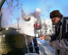 В Херсоне частный предприниматель переоборудовал свой склад под пункт обогрева для бездомных