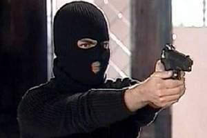 Двое вооруженных парней в масках ограбили каховский магазин