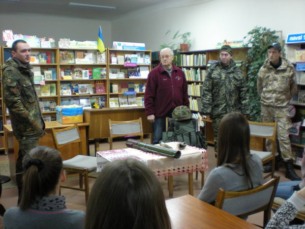 В Новой Каховке бойцы АТО рассказали школьникам о военных буднях