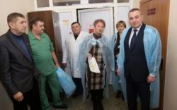 Губернатор области Путилов отвез помощь пострадавшим в Красном Чабане военным