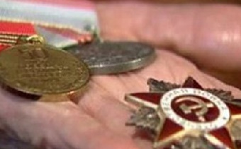 На Херсонщине подросток украл медали у пенсионерки