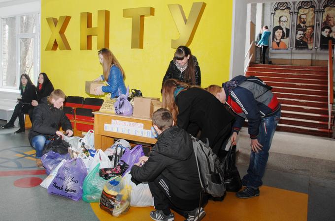 Студенты ХНТУ собрали помощь для переселенцев из зоны АТО и Крыма