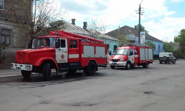 В Бериславе спасатели ликвидировали пожар в жилом доме