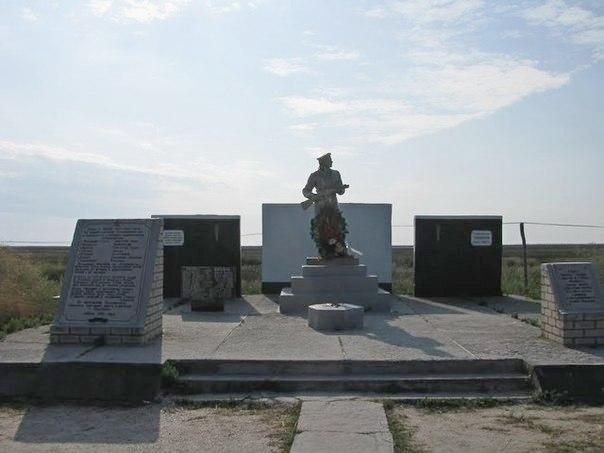На острове Джарылгач почтят память погибших моряков