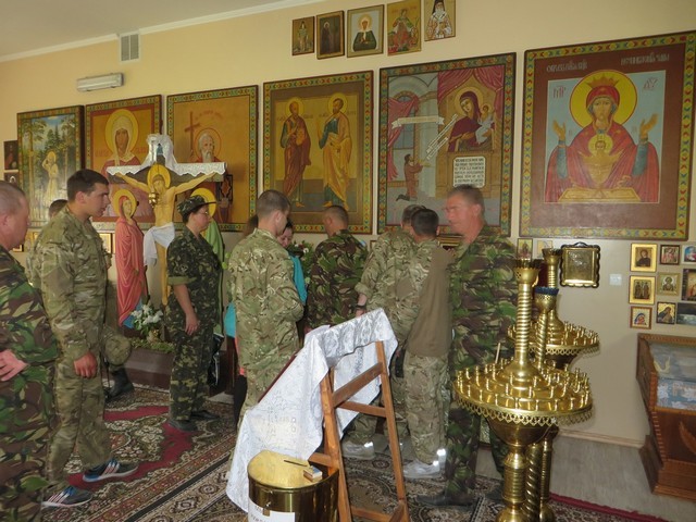 Военные посетили в Аскании-Нова храм и заповедник