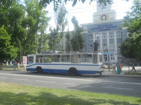 Сегодня на маршруты в Херсоне выйдут "киевские" троллейбусы
