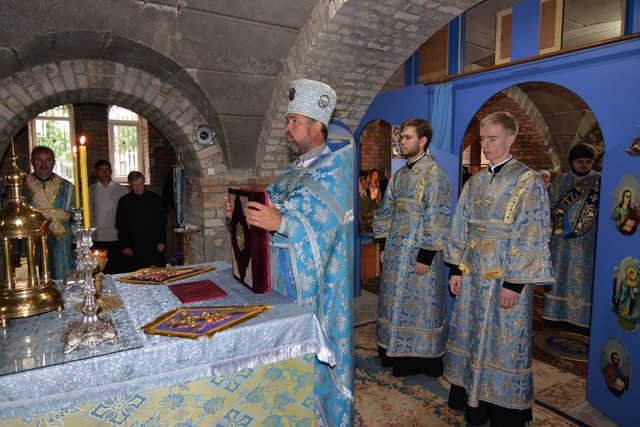Архиепископ Иоанн отслужил литургию на месте чудесного исцеления в Цюрупинске