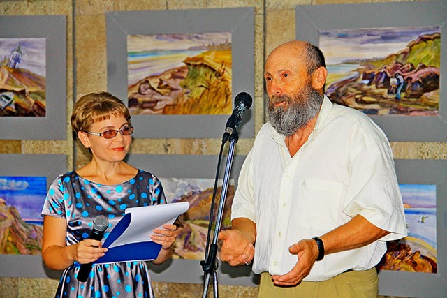 В Геническе открылась выставка «Обрывы Азова и Сиваша»