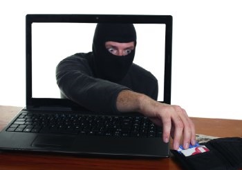 Херсонская милиция проводит спецоперацию по борьбе с интернет-мошенниками