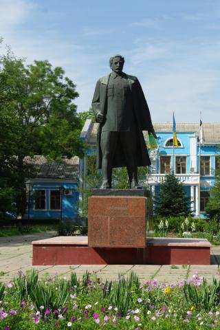 В Херсоне демонтируют памятник Серго Орджоникидзе