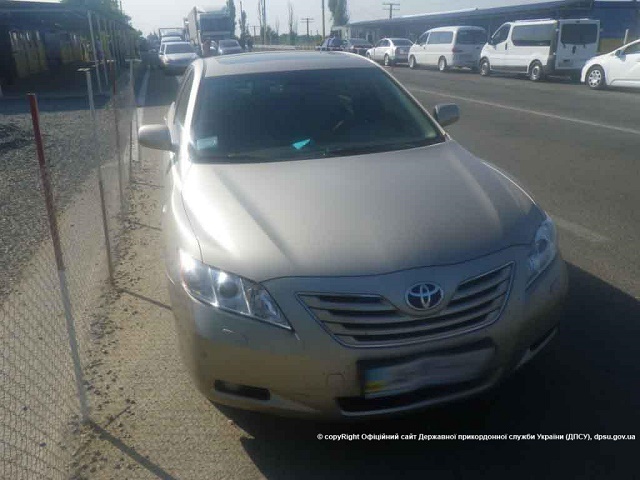 На админгранице с Крымом пограничники обнаружили «Toyota Camry» с поддельными документами