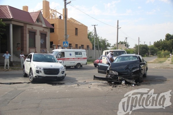 После ДТП в Херсоне госпитализировали 4 человек