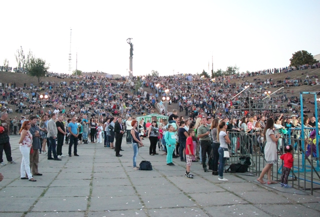 В парке Славы начался гала-концерт посвященный Дню города